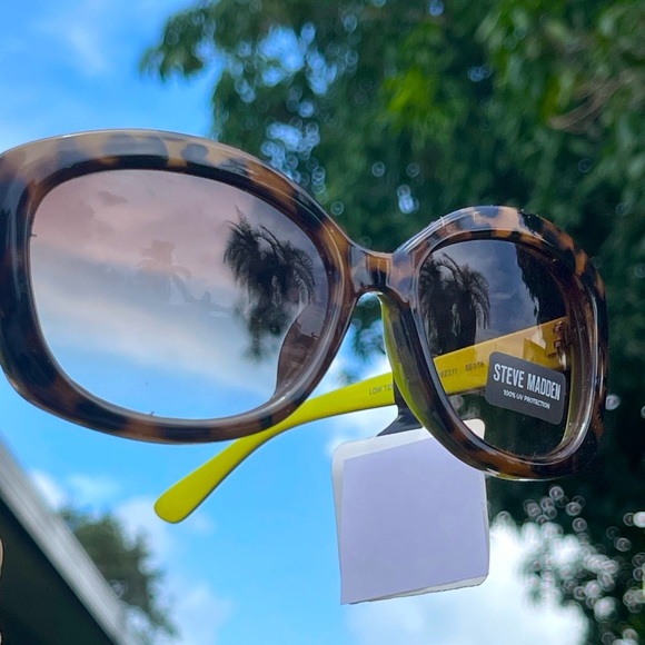 Steve Madden Accessories - STEVE MADDEN Low Tide Brown Frame Gradiente Lenses 100% UV Protection 55…